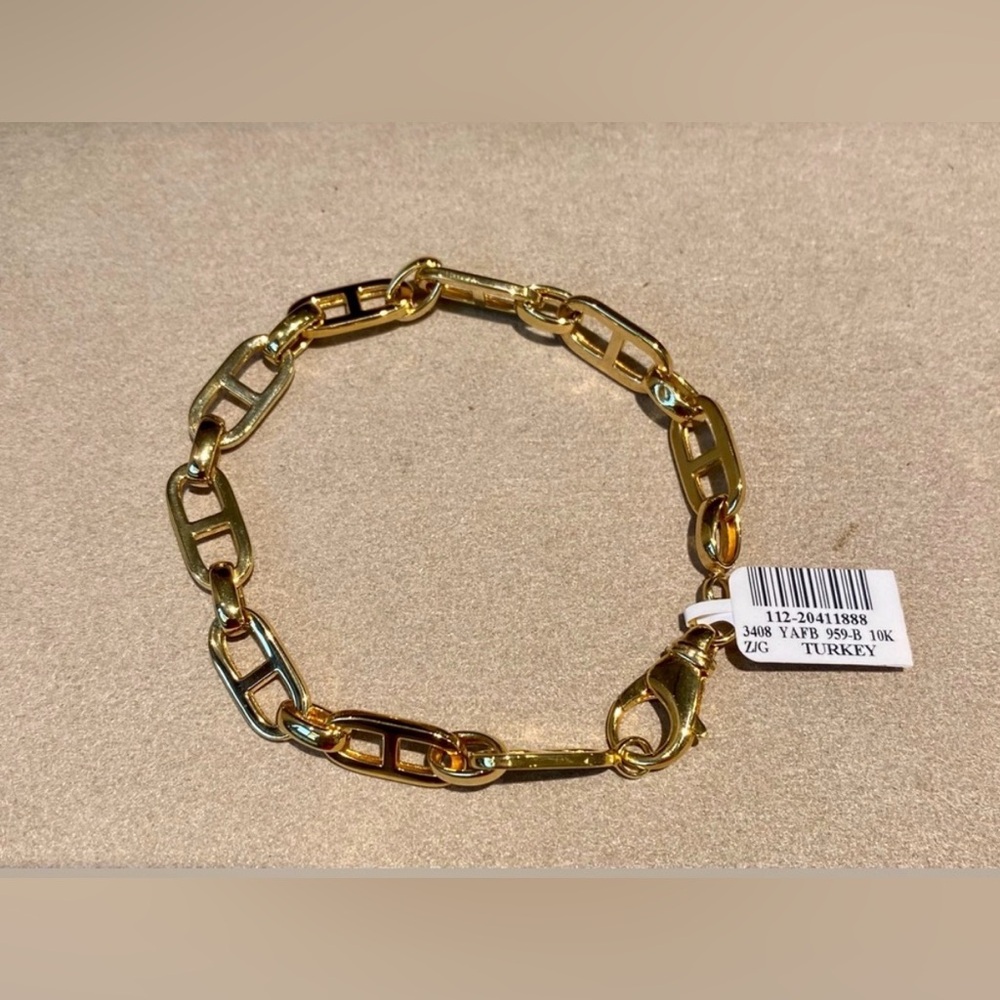 Elegant 10k Gold Mariner Link Bracelet